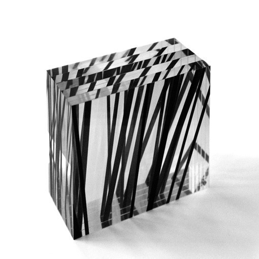 Art Alarm – Laurenz Theinert, "Raumverdichtung7", 2006, 25x25x7,5 cm, Plattendirektdruck auf Plexiglas